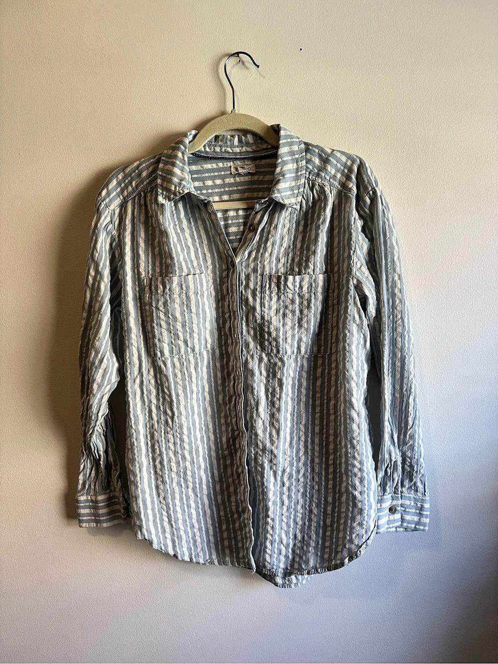 Pilcro Striped Button Down Shirt in Blue & White Size Small